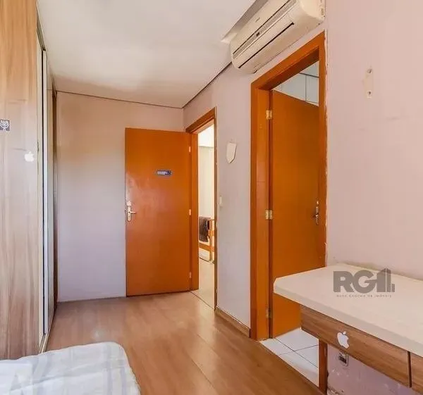 Imagem Casa sobrado no Partenon de 4 dormitórios e 2 vagas