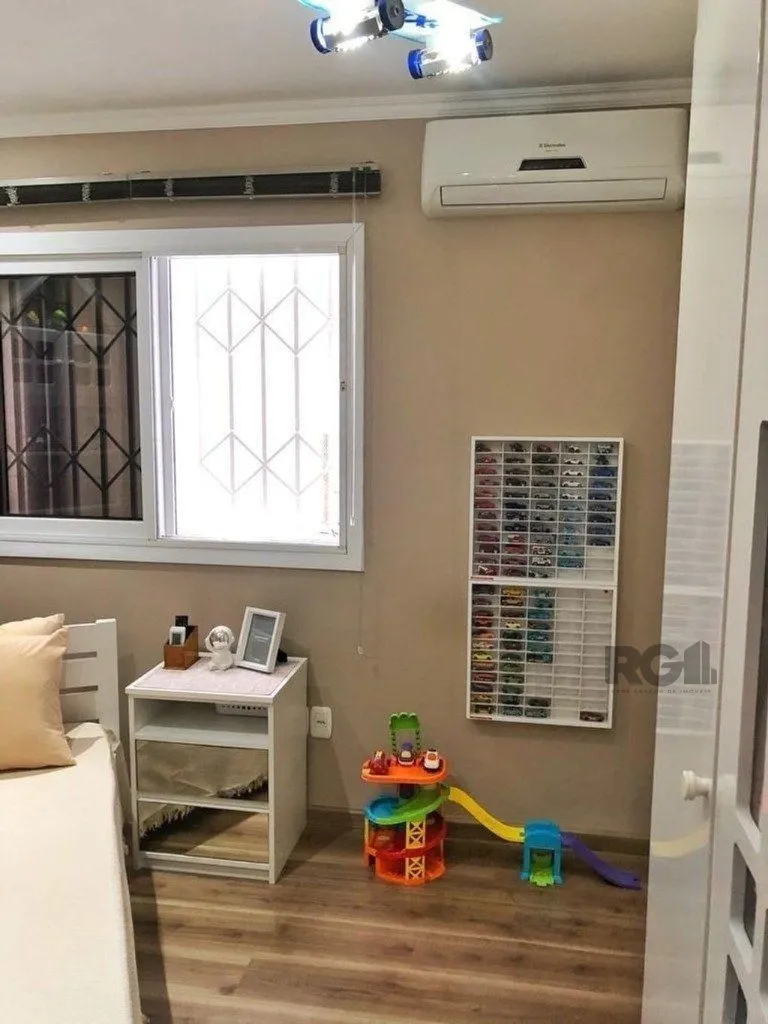 Imagem Casa em condomínio 114m² - 3 dormitórios, 1 suíte e 2 vagas no bairro Sarandi