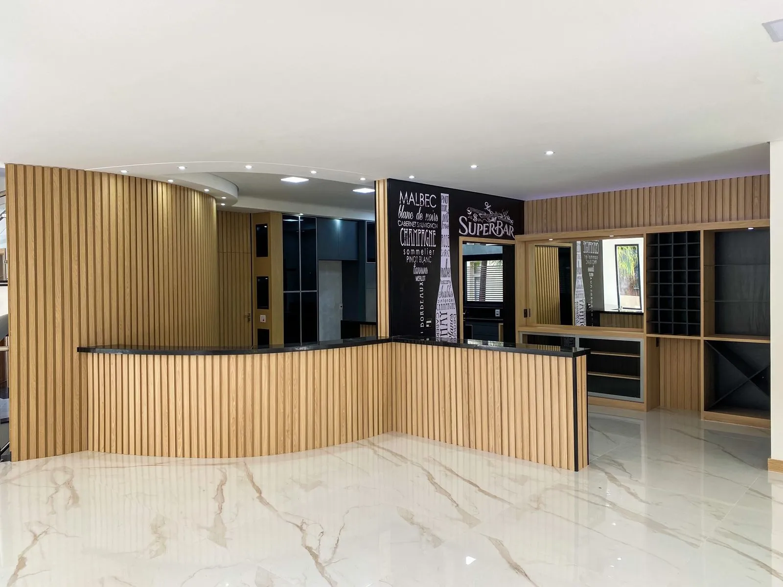 Imagem LINDA CASA NO RESIDENCIAL ALPHAVILLE TAMBORÉ 3 COM 750M²!!!