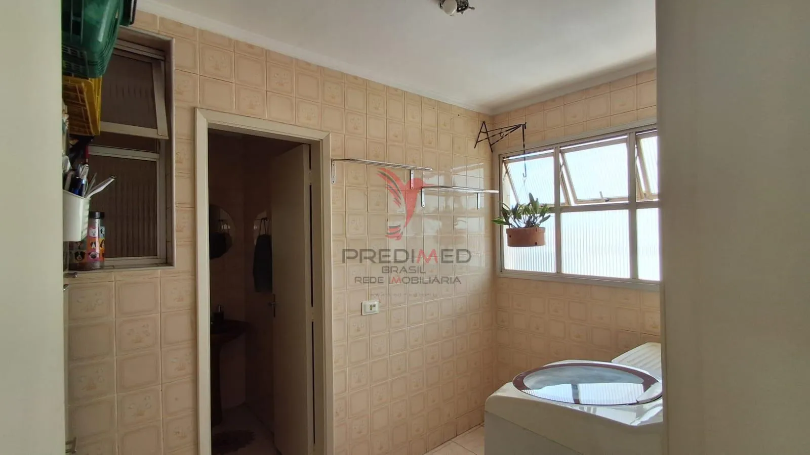 Imagem Vendo Apartamento Espaçoso na Vila Monteiro com 2 banheiros e garagem coberta