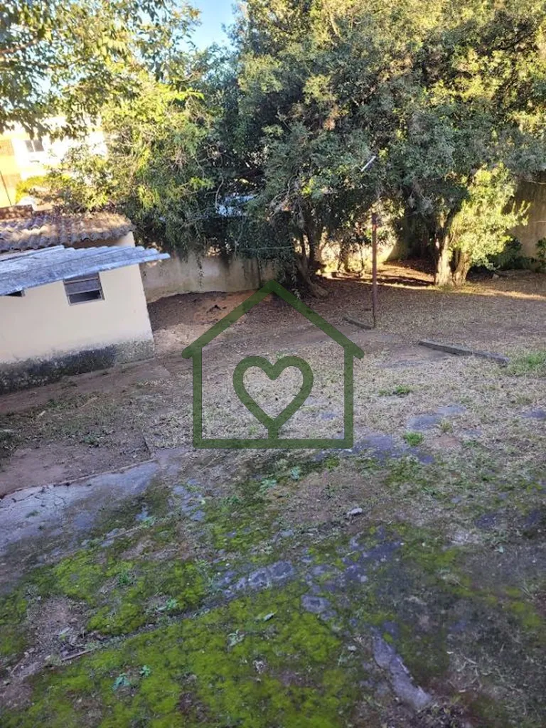 Imagem Casa de esquina com enorme potencial residencial e comercial, localizada em ponto estratégico próx...