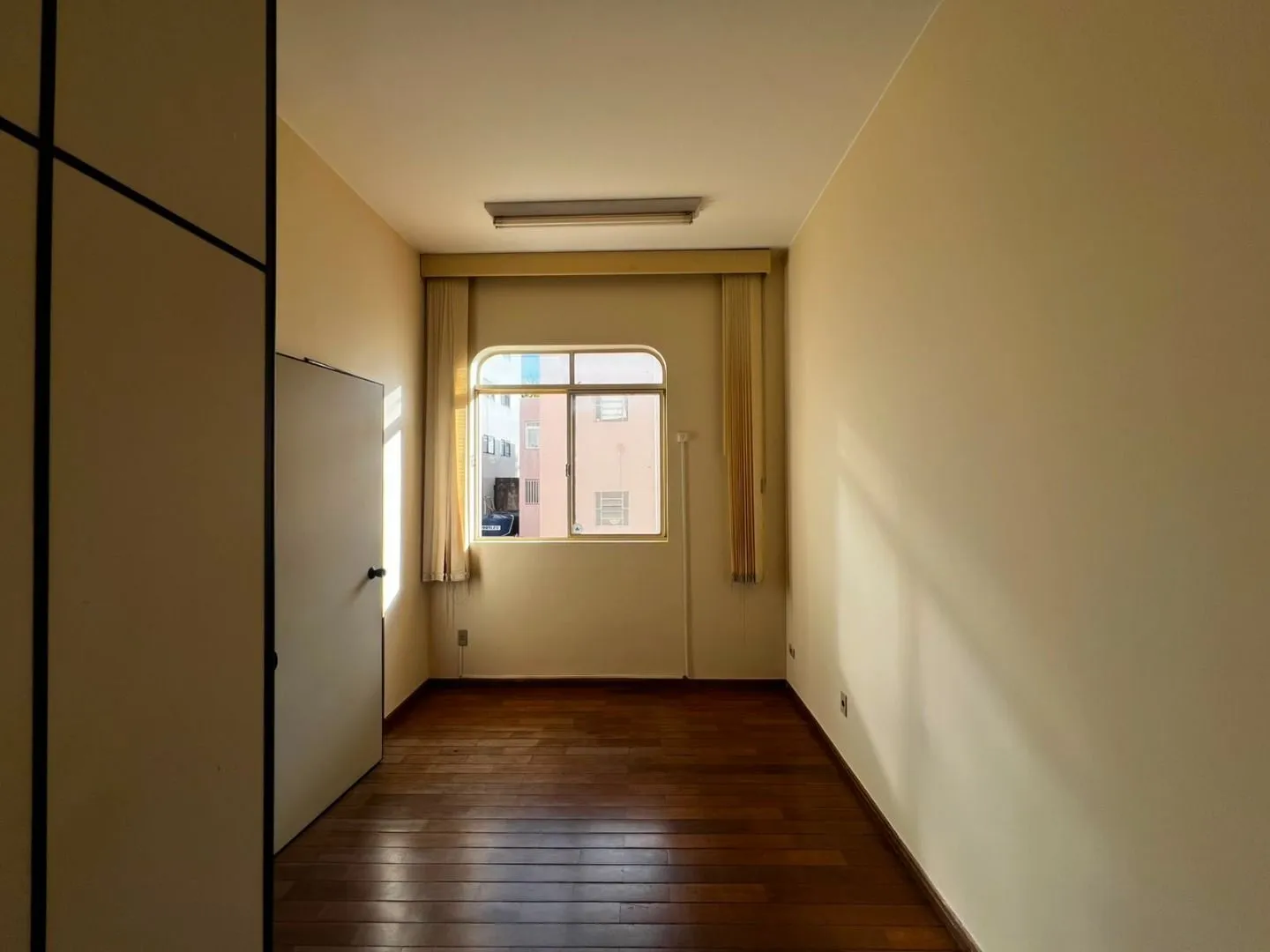 Imagem Sala à venda, 19 m² por R$ 79.000,00 - Centro - Patos de Minas/MG