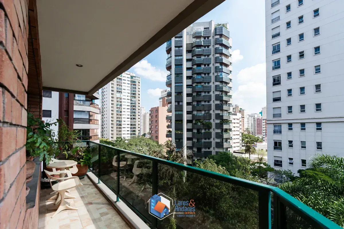 Imagem Apartamento para venda em Moema com 4 quartos, sendo 3 suítes, 222m²
