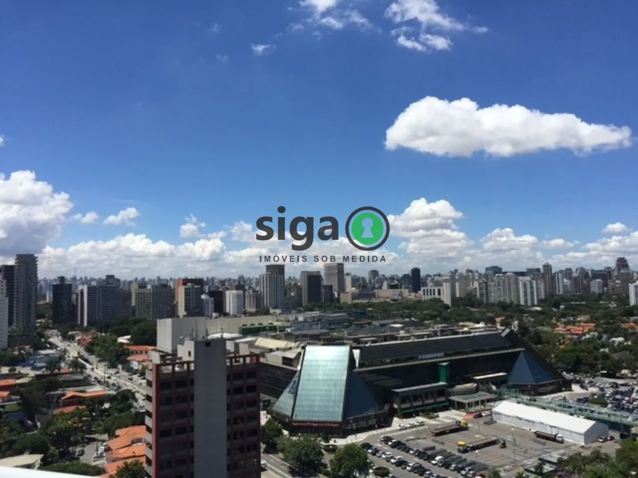 Imagem Apto à venda em Pinheiros, com 2 suiítes, 2 vagas Mobiliado.