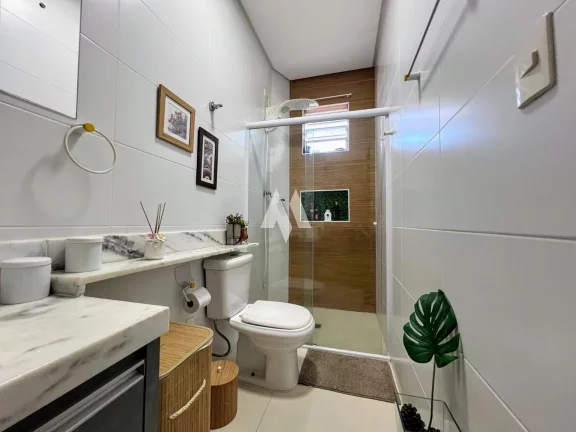 Imagem Casa à venda com 2 dormitórios e 1 suite - Embaré / Santos