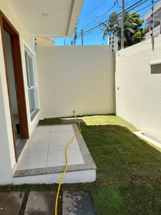 Imagem Belíssima casa duplex composta de 3 quartos sendo uma suíte área gourmet com churrasqueira bairro Ipiranga Guarapari