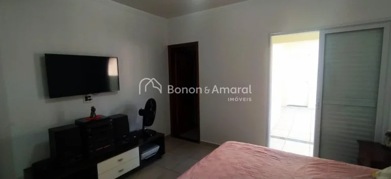 Imagem Linda casa praticamente térrea, localizada em condomínio com fácil acesso às Rodovias Anhanguera...