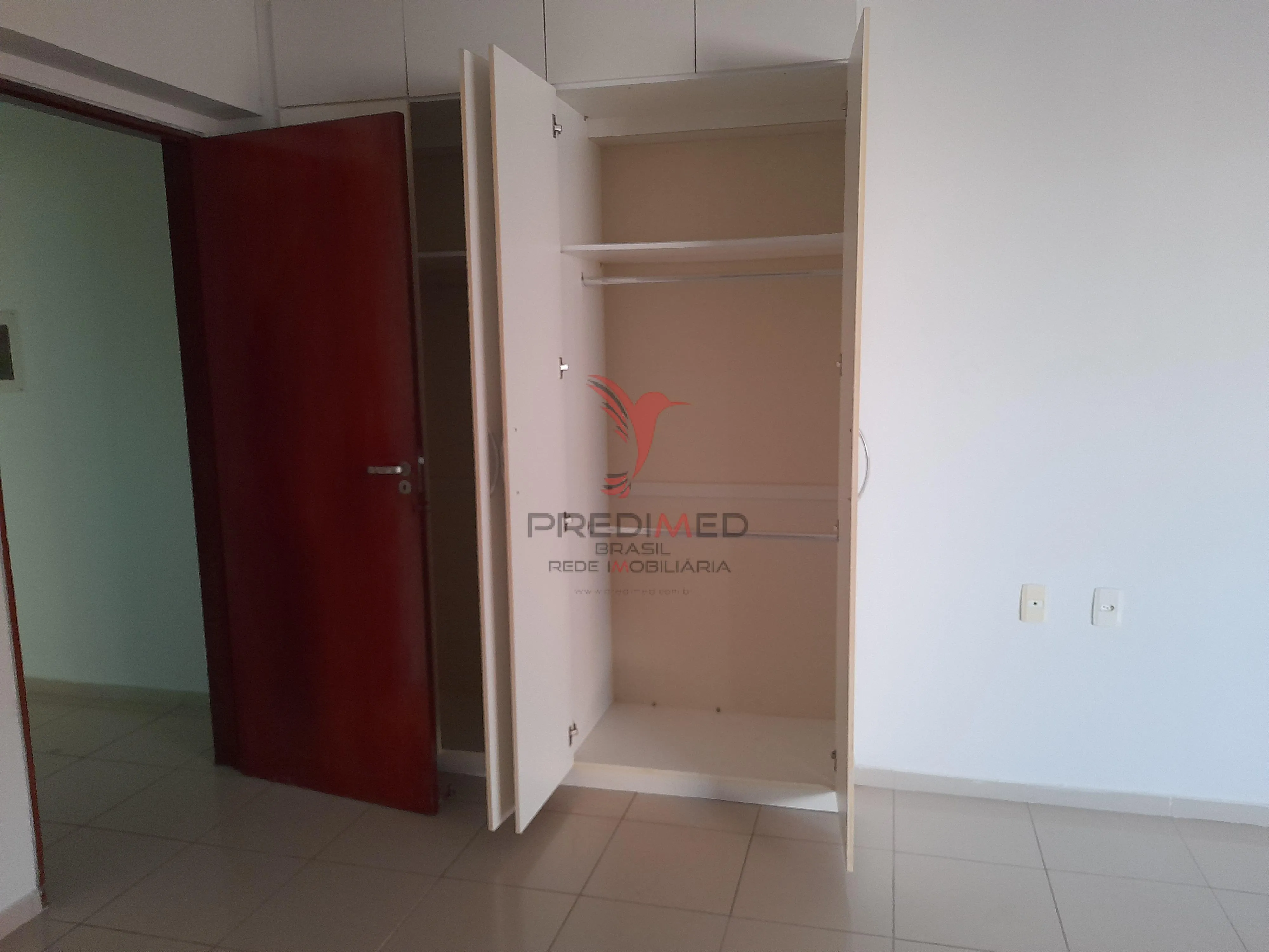 Imagem Apartamento em Manaira com 220 mts2. 4 Suites, 2 Varandas, 3 Vagas de Garagem, 1 por andar