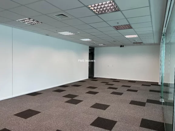 Imagem Conjunto comercial com 246m² na Faria Lima.