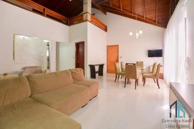 Imagem Casa com edícula a venda, 03 quartos c/suíte, no Portão em Curitiba PR