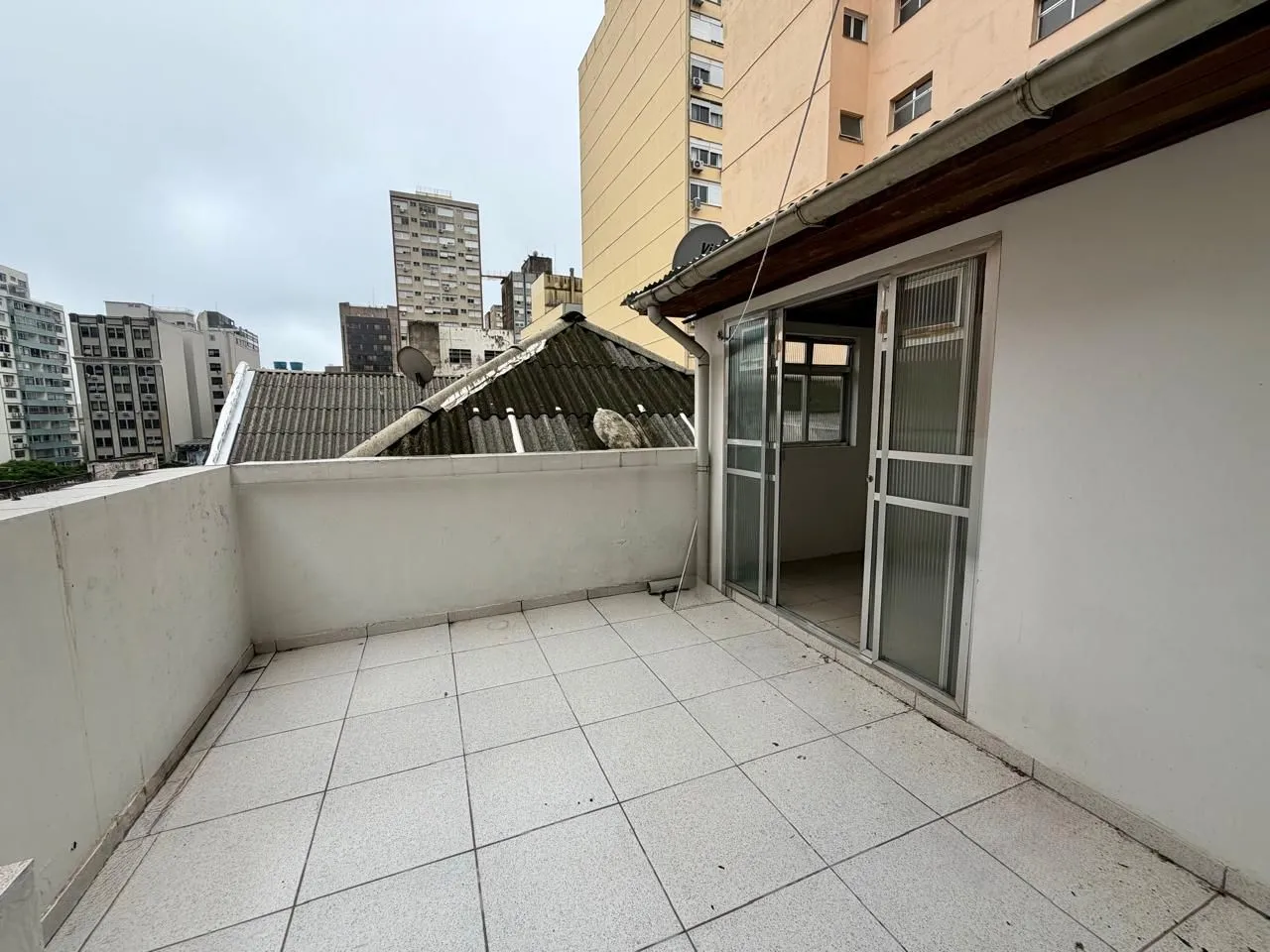 Imagem Apartamento 2 dormitórios sacada com 90m2 no centro histórico.