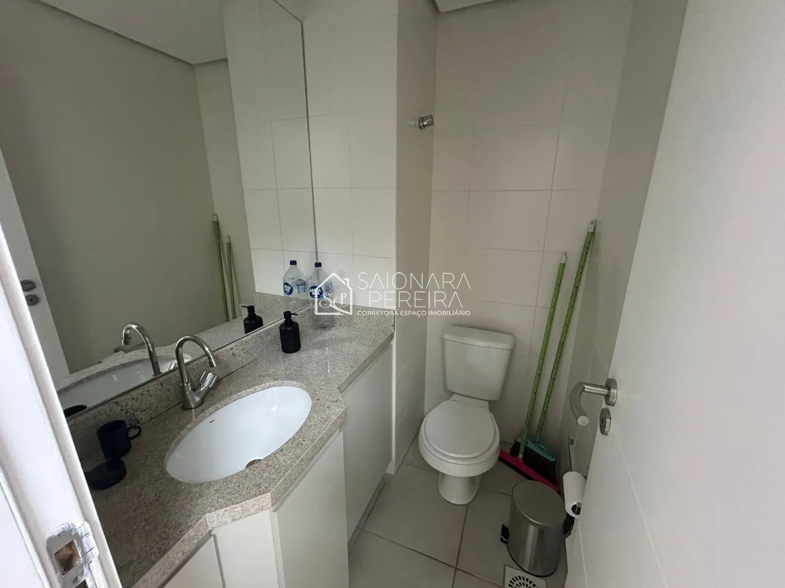 Imagem SALA COM DUAS VAGAS DE GARAGENS- CENTRO DE FLORIANOPOLIS