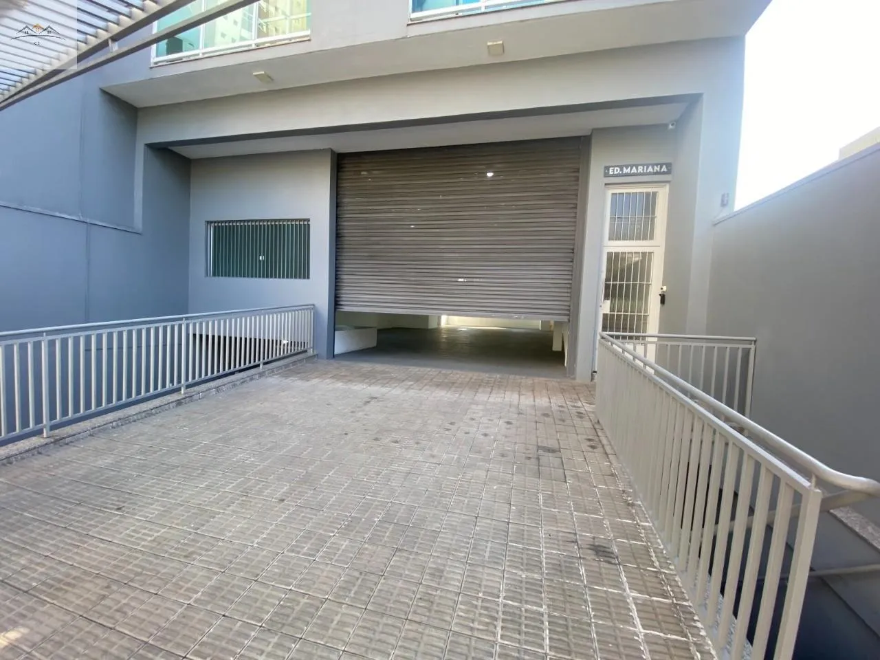 Imagem Salão comercial para locação em Osasco na Av. Santo Antônio 220m² pé direito 5,80m