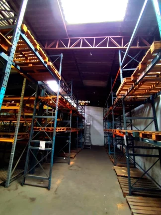 Imagem Galpão Comercial para Locação na Barra Funda, São Paulo-SP: 2 banheiros, 3 vagas de garagem, 600m² de Área