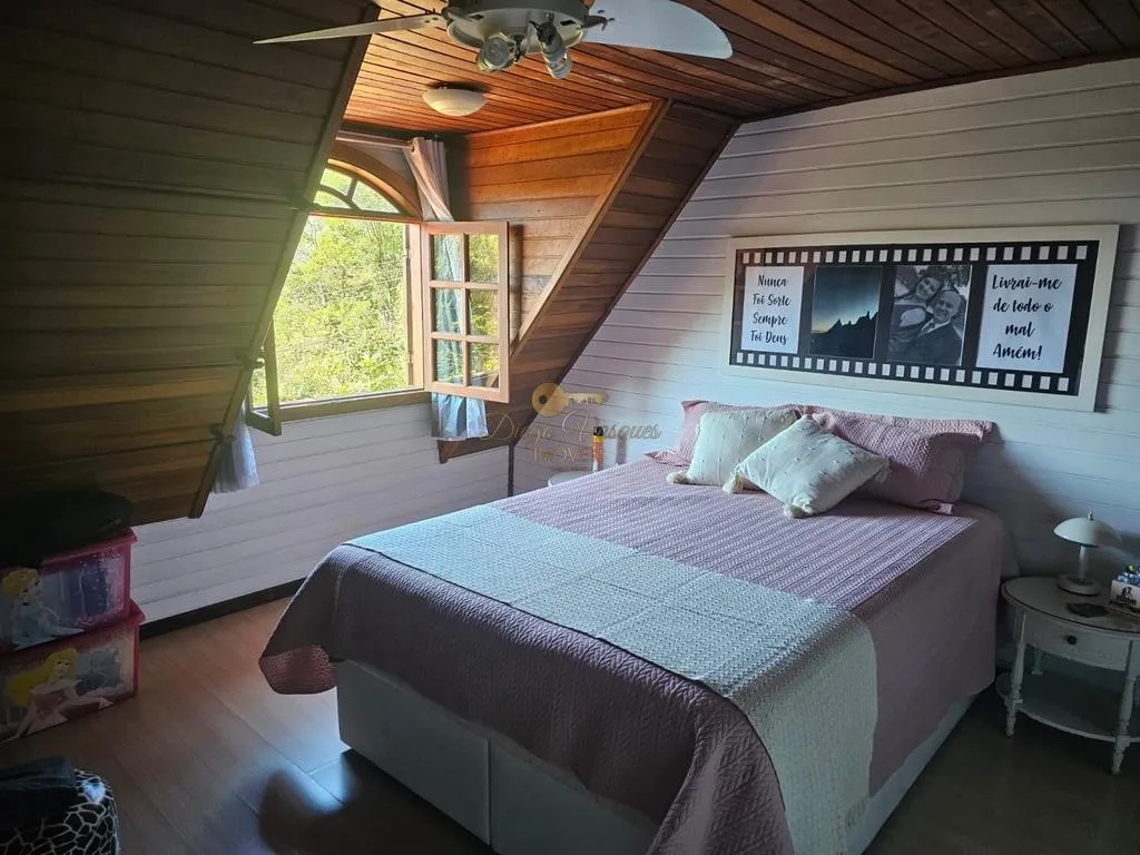 Imagem Casa em Condomínio para Venda em Teresópolis / RJ no bairro Tijuca