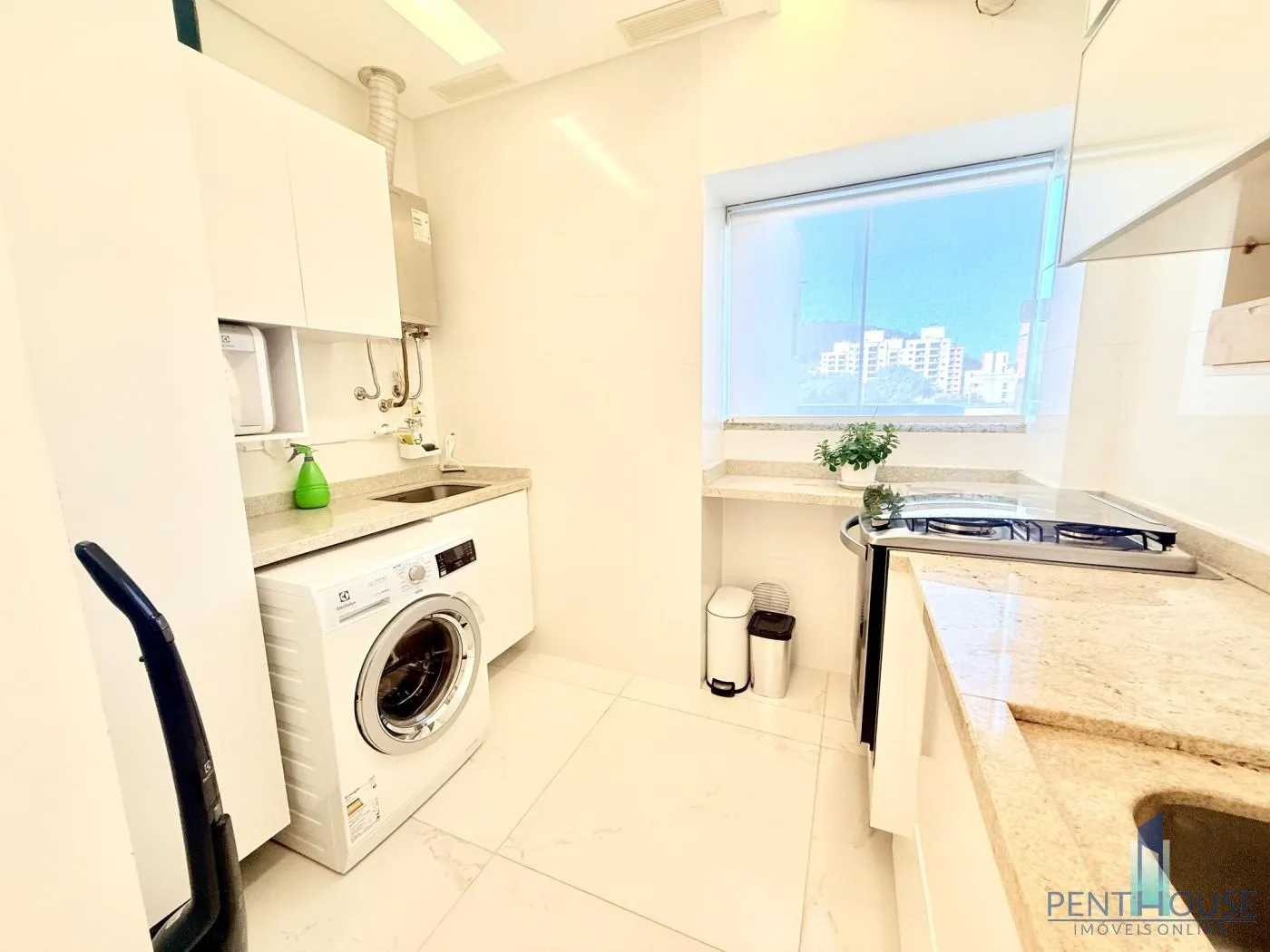 Imagem Apartamento com Terraço para Venda em Camboriú, São Francisco de Assis, 3 dormitórios, 3 suítes, 4 banheiros, 1 vaga