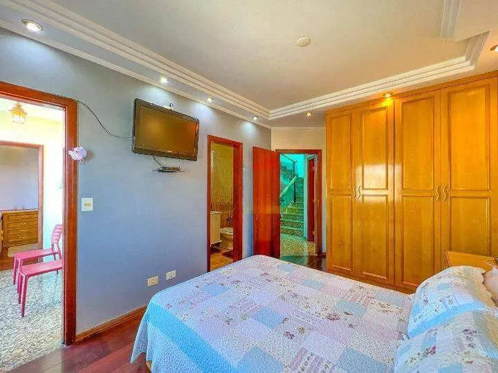 Imagem Casa Jardim França (Tucuruvi) - 800M², 7 Dorms, 5 Suítes, 8 Vagas, Piscina.
