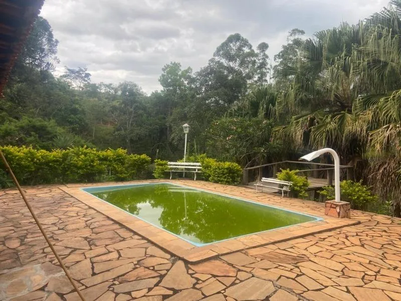 Imagem Vendo Excelente Chácara em Entre Rios de Minas - - Área de 1,6 hectares