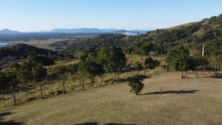 Imagem Terreno de 6.849,71 m² com Vista para Lagoa e Praias - Garopaba e Paulo Lopes-SC