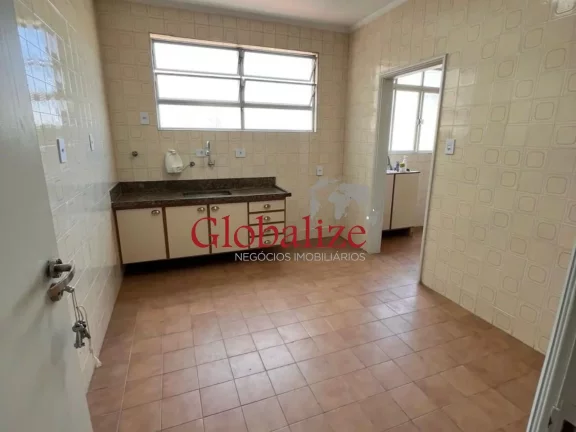 Imagem Apartamento com 2 suítes, vaga demarcada, elevador, todo reformado, amplo no Marapé em Santos por R$ 560.000,00