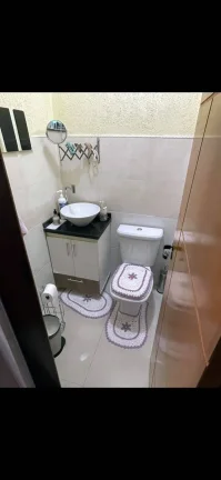 Imagem Sobrado com 250 m² 3 Dormitorios sendo 1 Suíte com sacada e 4 Vagas