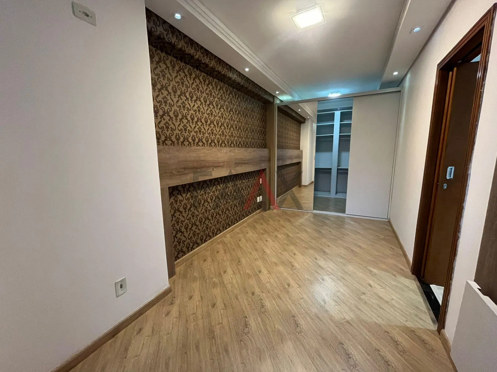 Imagem Apartamento Trianon 02 quartos garagem coberta, sacada com churasqueira.