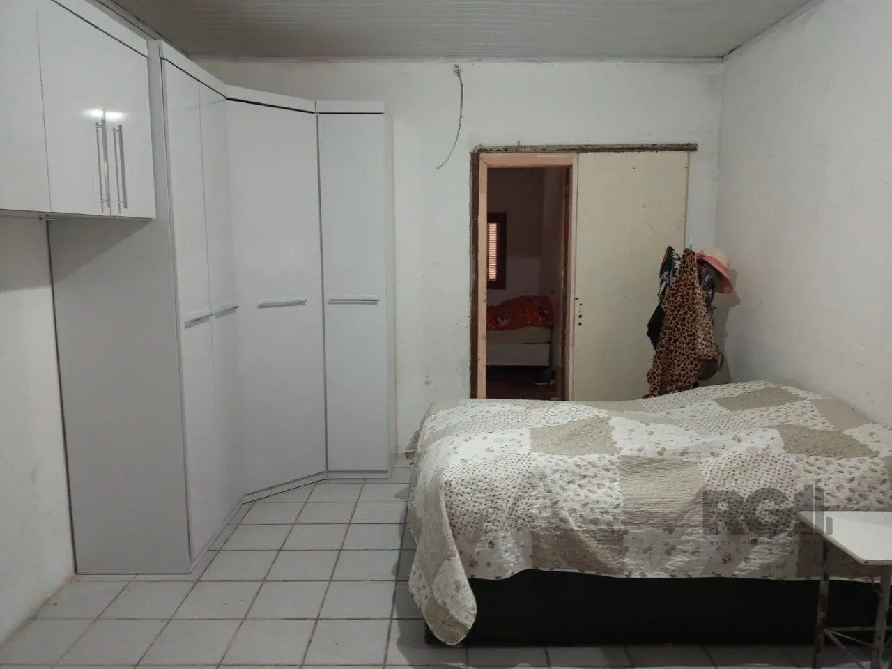Imagem Casa para Venda - 482m², 3 dormitórios, 3 vagas - Camaquã, Porto Alegre