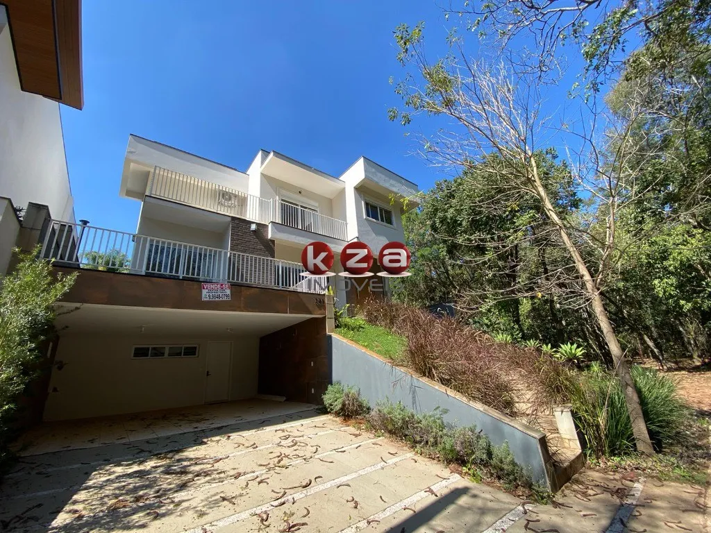 Imperdível Casa de Luxo a venda no Condomínio Villagio Capriccio em Louveira- 3 Suítes, 3 Salas, 5 Banheiros, 4 Vagas e piscina - 277m².