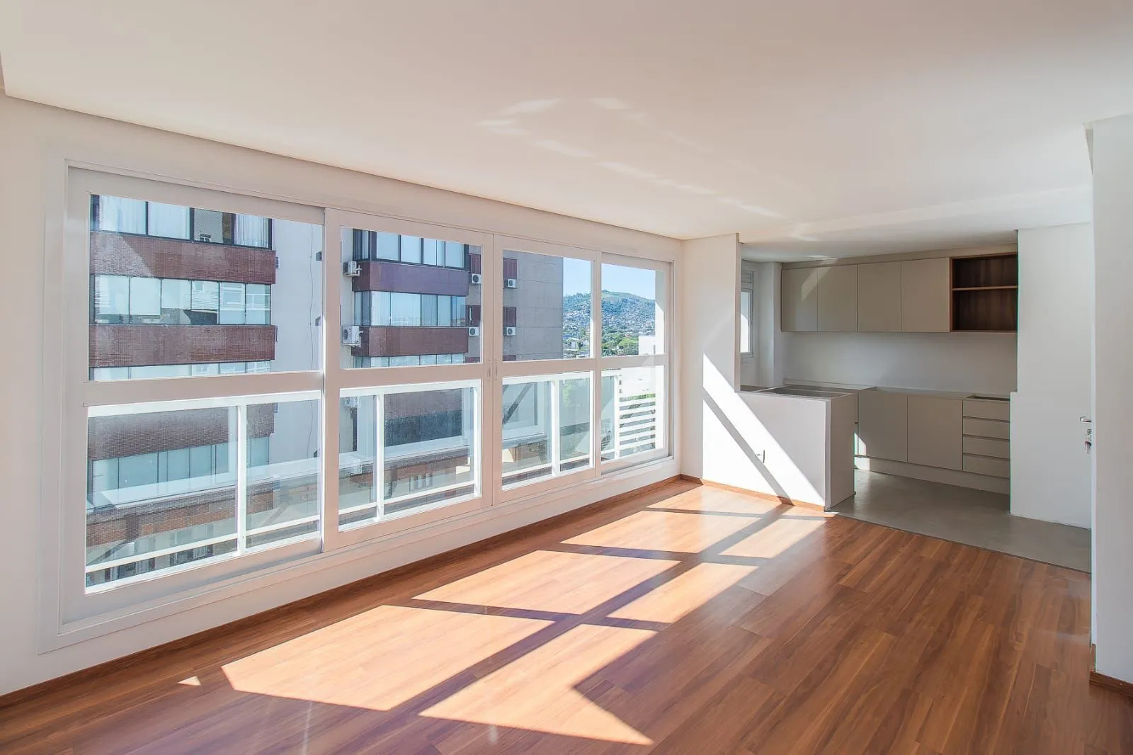 Imagem APARTAMENTO NOVO, NUNCA HABITADO NO JARDIM BOTANICO - ABAIXO DO MERCADO!