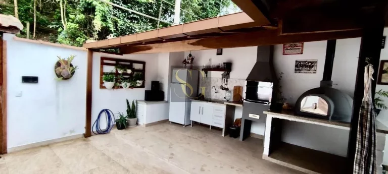 Imagem Casa para Venda em Teresópolis, Albuquerque, 2 dormitórios, 1 suíte, 2 banheiros, 2 vagas