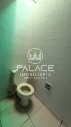 Imagem Excelente ponto comercial disponível para venda, com vão livre de 105m² e área construída total...