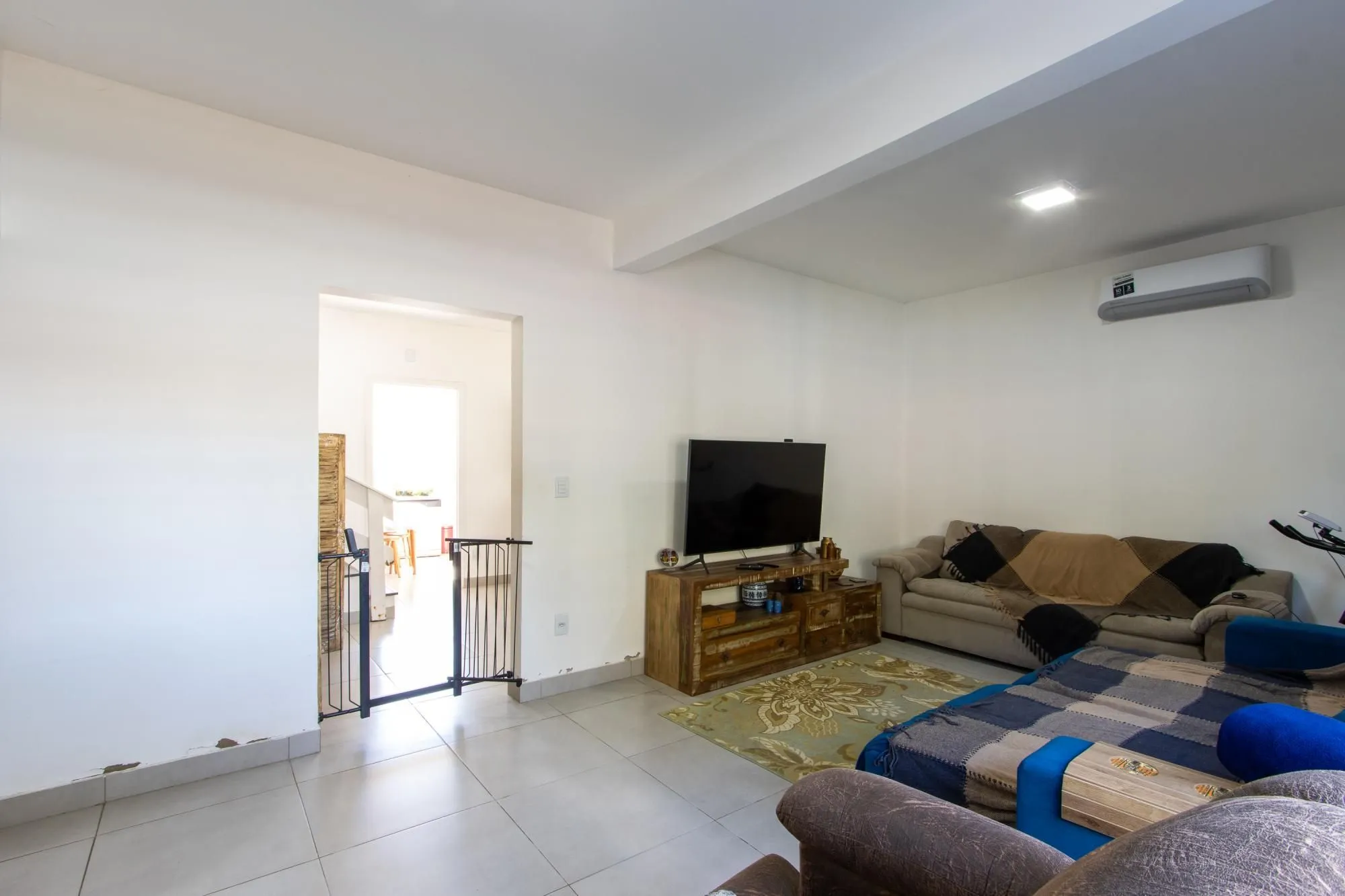 Imagem Casa 3 Dormitórios no Bairro Tristeza com 2 Vagas de Garagem