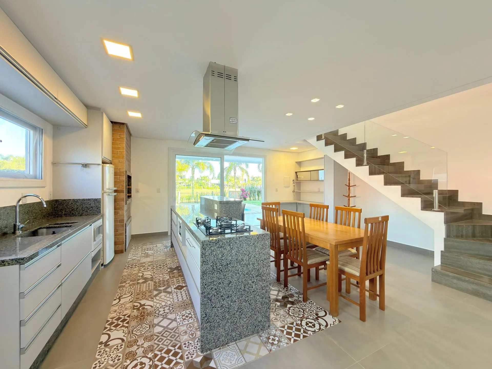 Imagem Casa à venda em Xangri-lá, Centro, com 4 quartos, 291m2