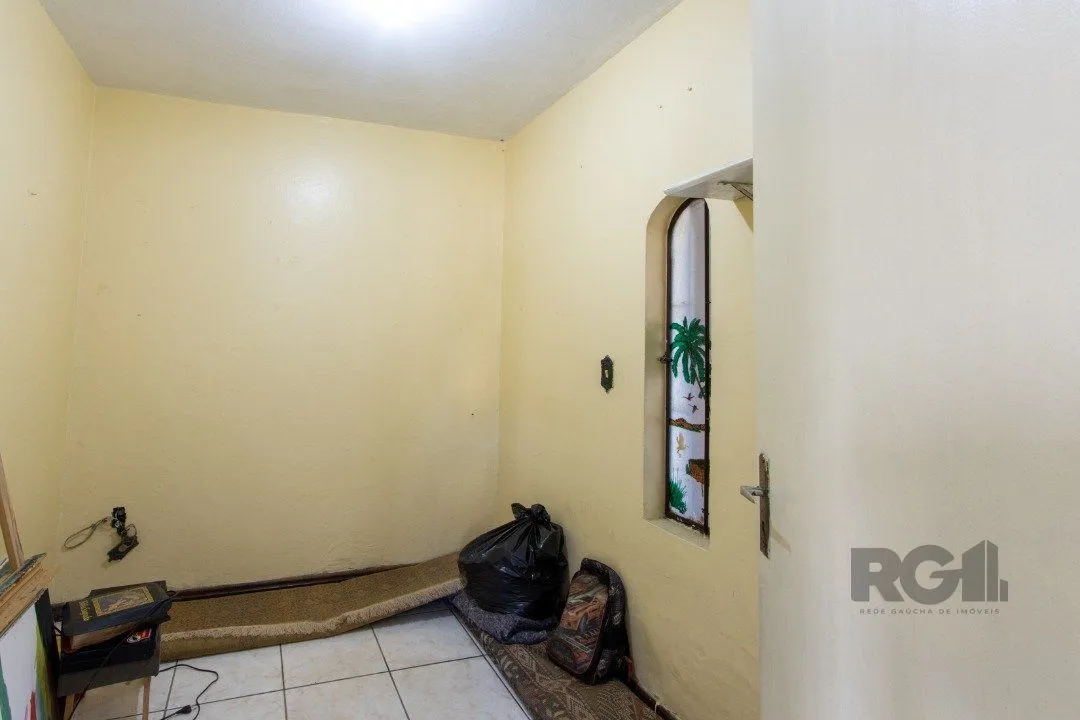 Imagem Sobrado para Venda - 170m², 3 dormitórios, sendo 1 suites, 2 vagas - Serraria