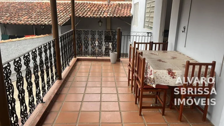 Imagem Casa ampla com 453 m2 para uso comercial ou residencial á venda com 3 dormitórios no B Brasil região nobre da cidade de Itu SP
