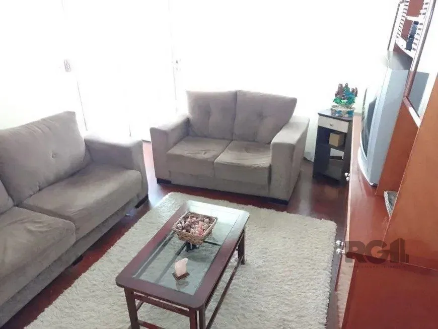 Imagem Casa 169m² - 2 dormitórios, 2 vagas no bairro Cavalhada