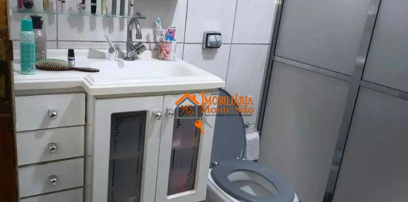 Imagem Sobrado com 3 dormitórios à venda, 230 m² por R$ 425.000 - Chácara Cabuçu - Guarulhos/SP