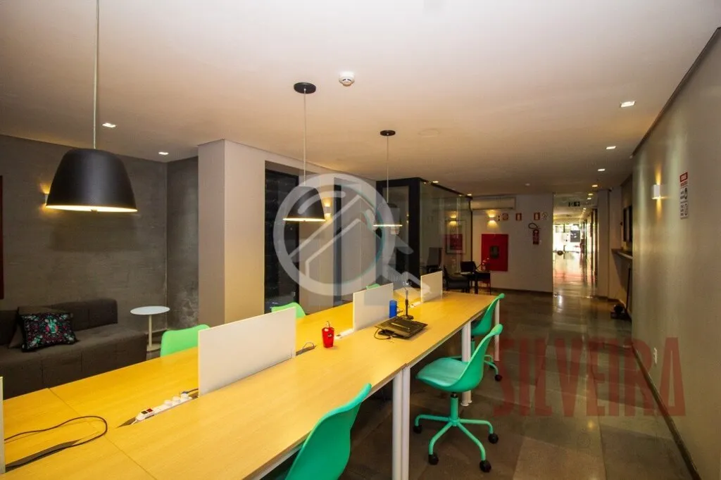 Imagem Studio mobiliado de 18 m² de área privativa com um dormitório com armários, um banheiro, armári...