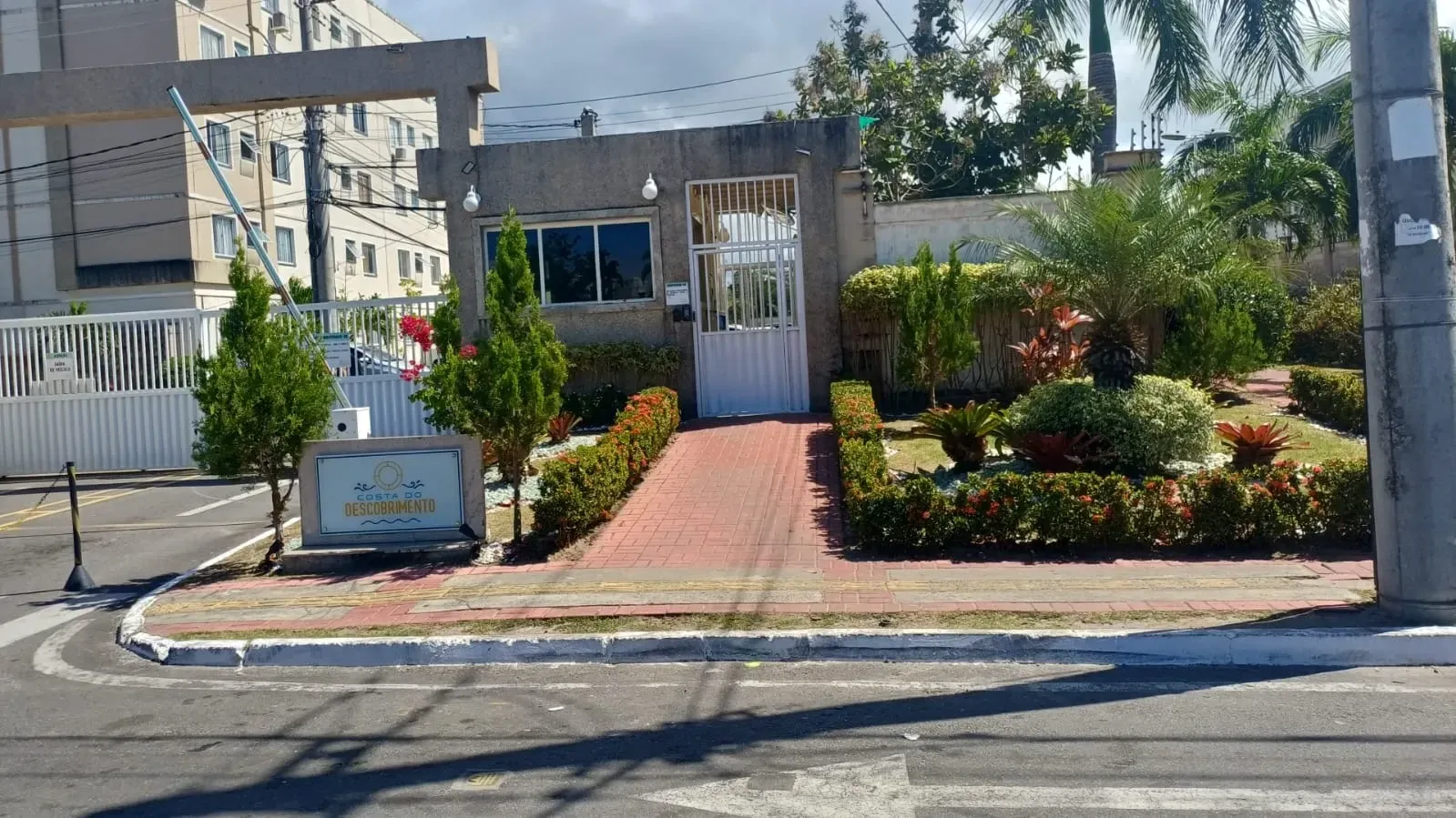 Foto do imóvel Apartamento com 2 Quartos para Alugar, 48 m² em Vila de Abrantes (Abrantes) - Camaçari