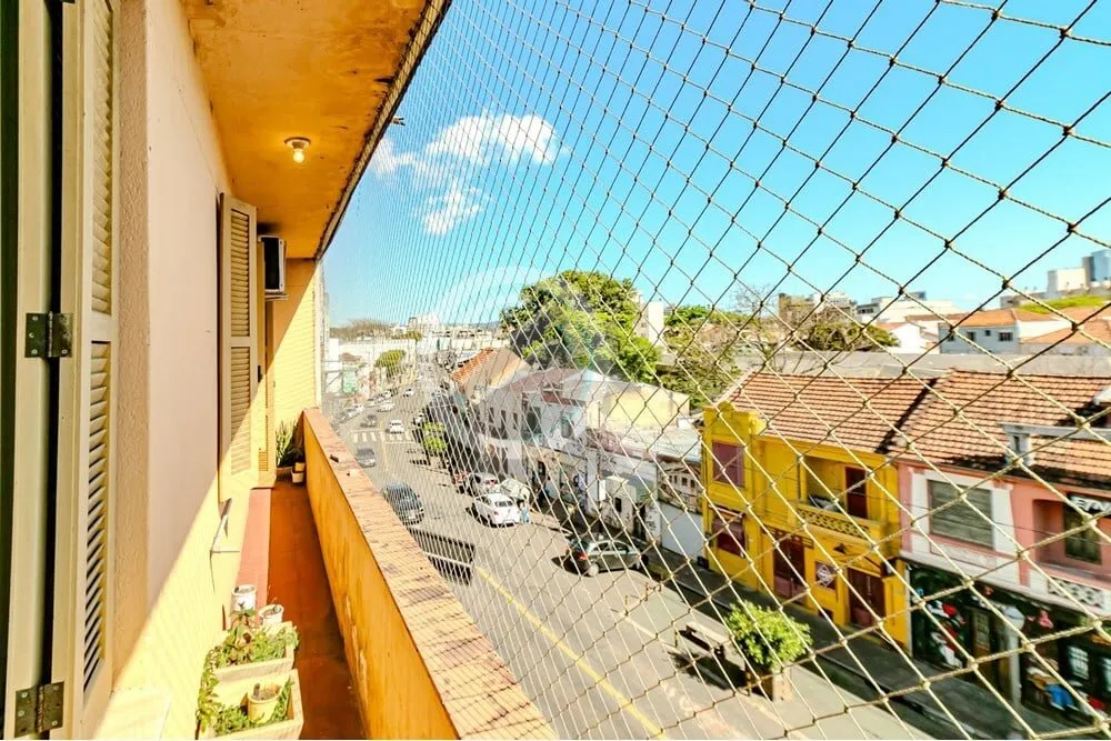 Imagem Descubra o charme deste aconchegante apartamento localizado na vibrante Cidade Baixa, um dos bairros...