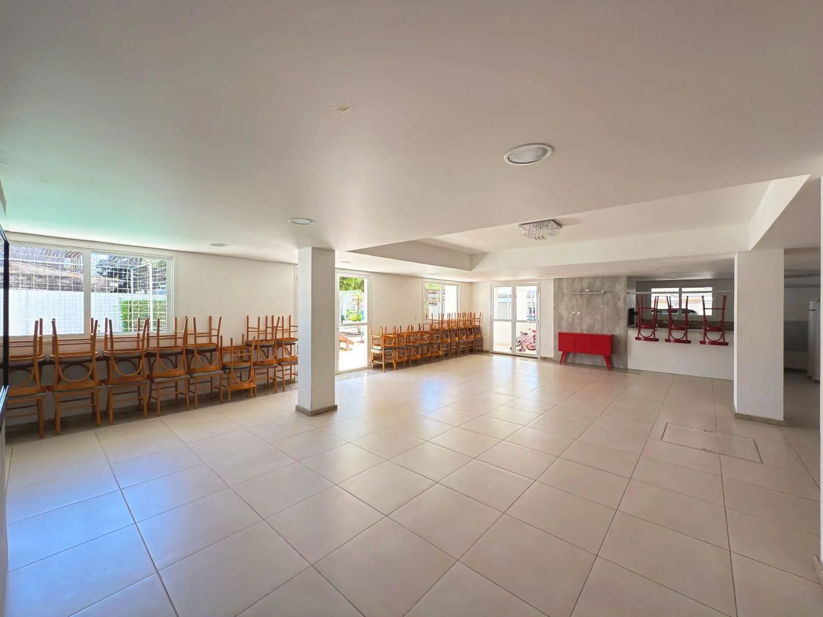 Imagem Excelente apartamento de 3 dormitórios, 1 suíte e 2 vagas de garagem.
