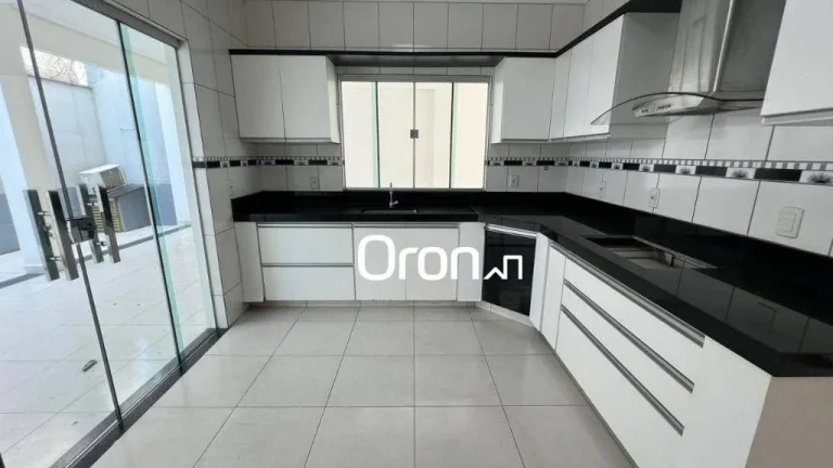 Imagem Sobrado à venda, 300 m² por R$ 1.700.000,00 - Parque das Amendoeiras - Goiânia/GO