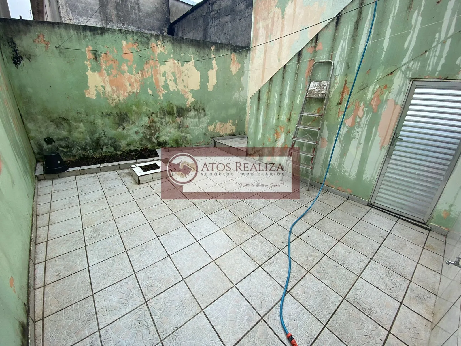 Imagem Sobrado em Vila Narciso - SP com 2 dormitórios e 2 banheiros por R$ 350: venda e locação