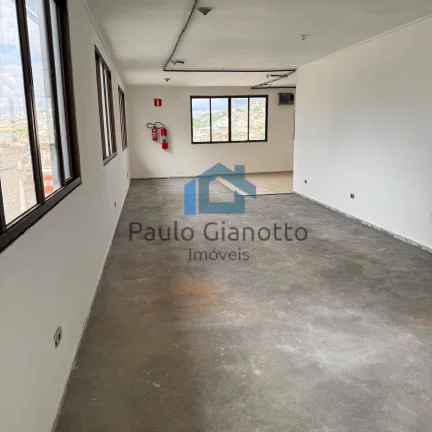 Imagem Sala Comercial com 104 m2 no Centro de Cotia