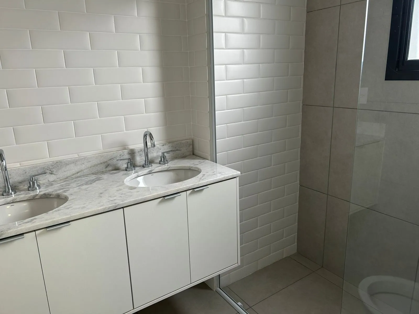 Imagem Seja o próximo morador deste incrível apartamento de 3 quartos, 3 suítes, com 2 vagas de garagem e 125,00 m2 de área total!