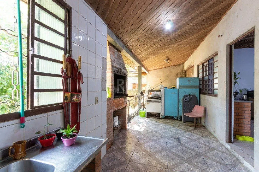 Imagem Casa para Venda - 2200m², 3 dormitórios, Lomba do Pinheiro