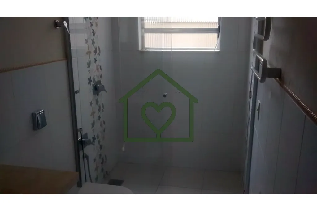 Imagem Apartamento com 2 pátios grandes em Petrópolis 
 
Este apartamento reformado fica no coração do ...