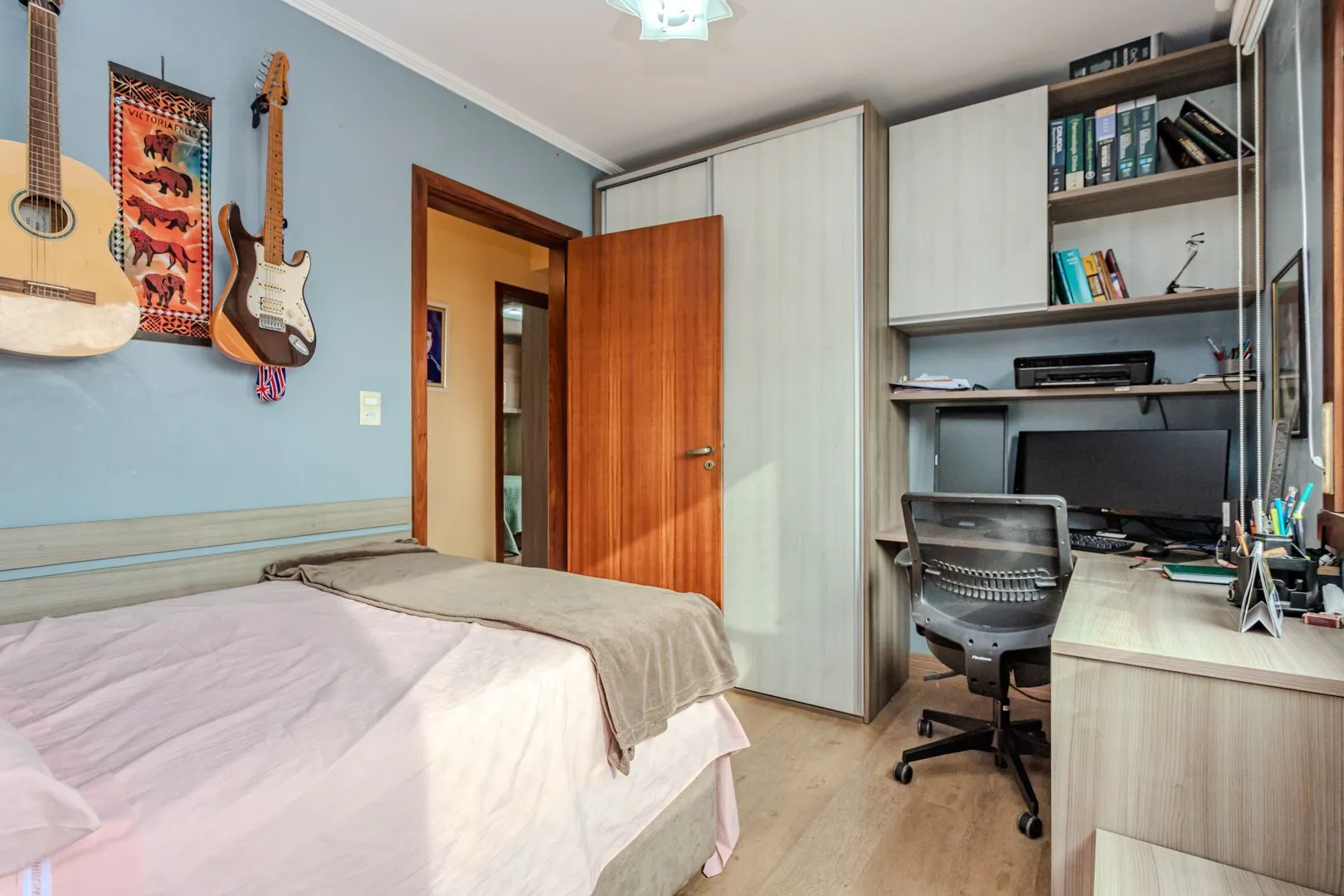 Imagem Apartamento no bairro Menino Deus de 4 dormitórios e vaga