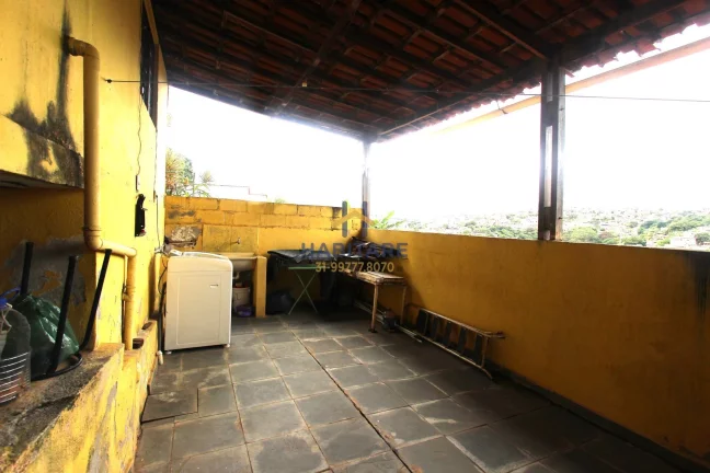 Imagem Casa e Galpão no 1º de Outubro, Ibirité/MG
