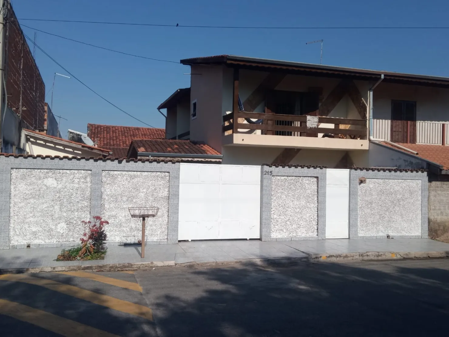 Foto do imóvel Casa à venda 3 Quartos, 3 Vagas, 172M², Residencial e Comercial Cidade Morumbi, Pindamonhangaba - SP